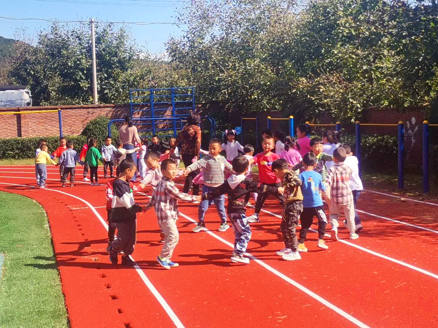 跑道活动.jpg